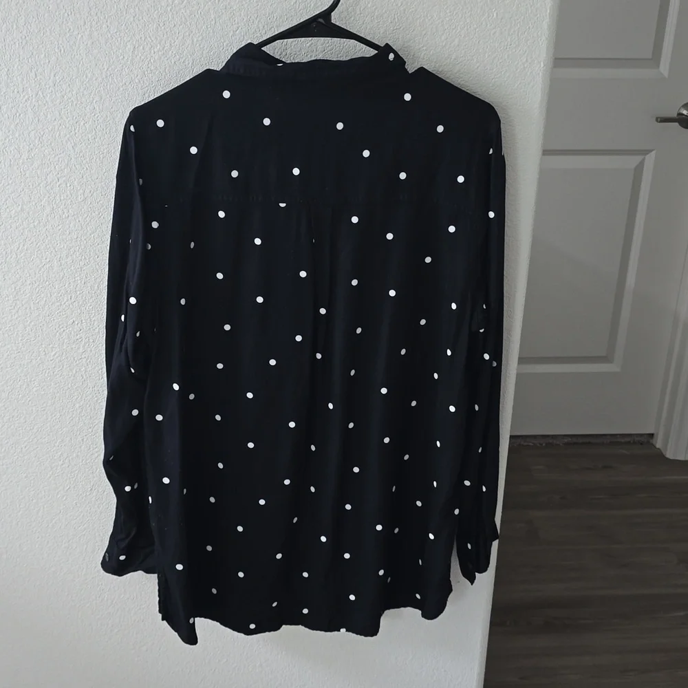 Old Navy button down blouse size large - Picture 3 of 4